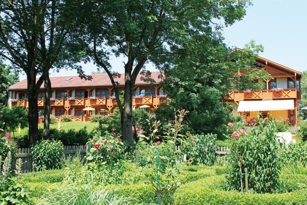 Hotel Quellenhof Bad Birnbach Exterior photo
